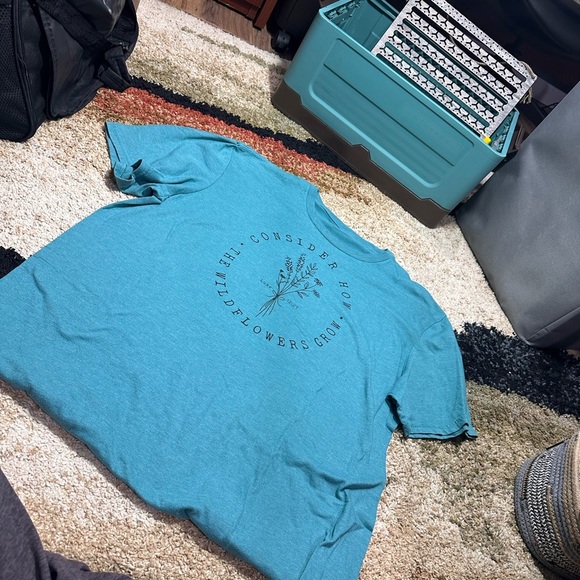 Luke 12:27 Wildflowers Teal Short Sleeve Tee Gildan by Eternal Light NWOT - Picture 5 of 5